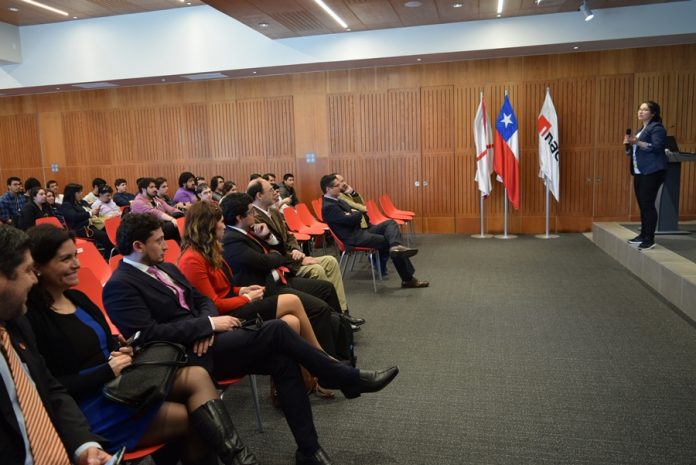 Docenets e invitados presentaron investigaciones académicas realizadas en el aula
