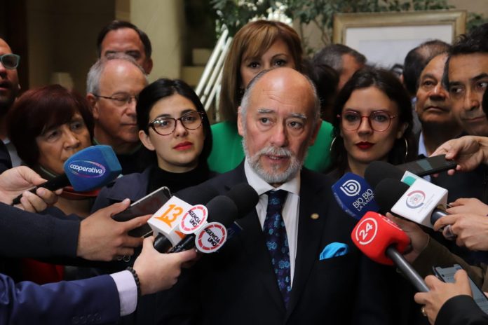 Diputado Iván Flores