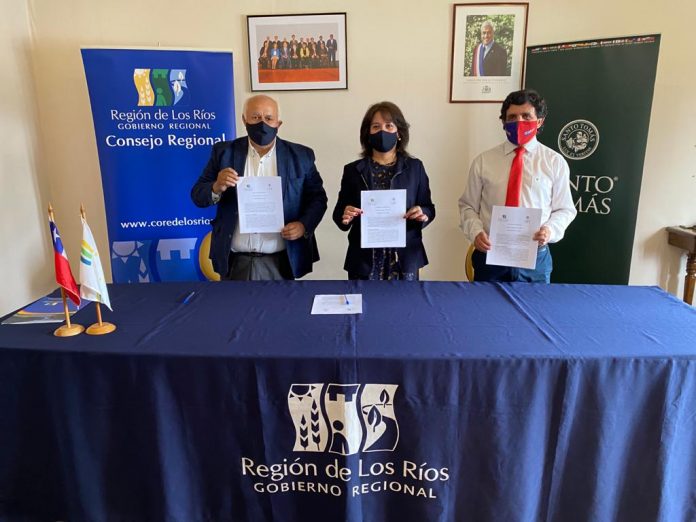 Firma convenio CORE LOS RIOS -UST VALDIVIA