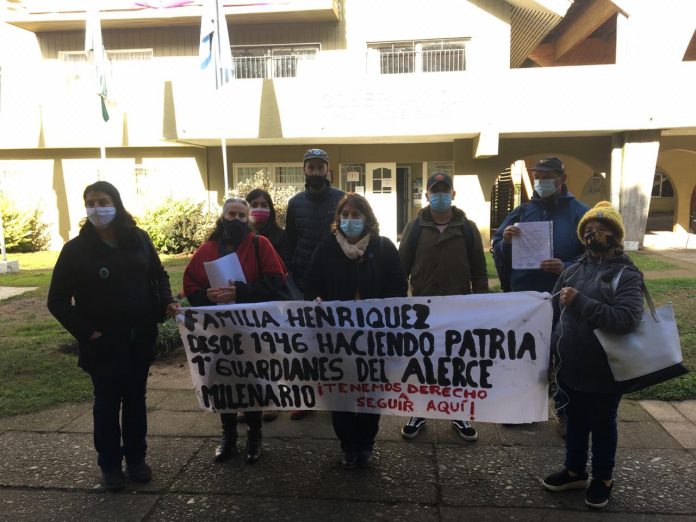 Manifestación en frontis de Gobernación del Ranco