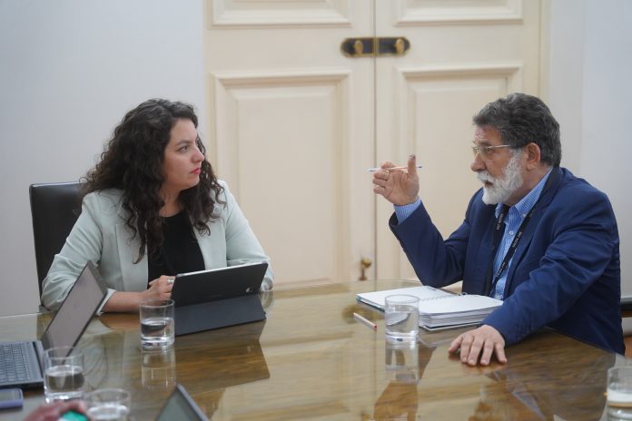 la-ministra-toro-se-rene-con-gore-de-los-ros_53237072441_o