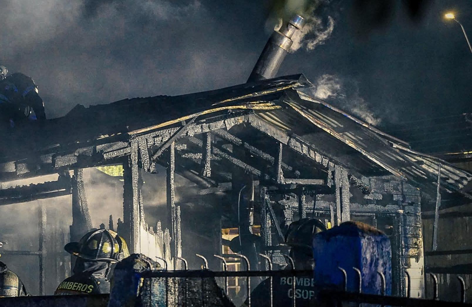 Tragedia en Osorno: madre y sus dos hijas mueren en incendio que ...