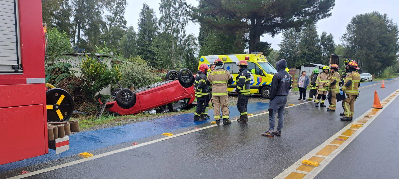 Los Lagos: Volcamiento de vehículo menor deja una persona lesionada en ...
