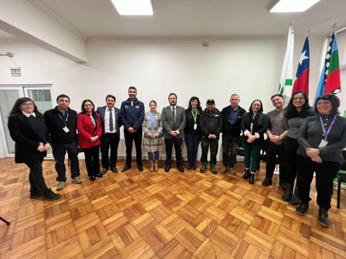 Autoridades y participantes de la Segunda Cumbre de Economía Circular en el Salón Consistorial de la Municipalidad de La Unión.